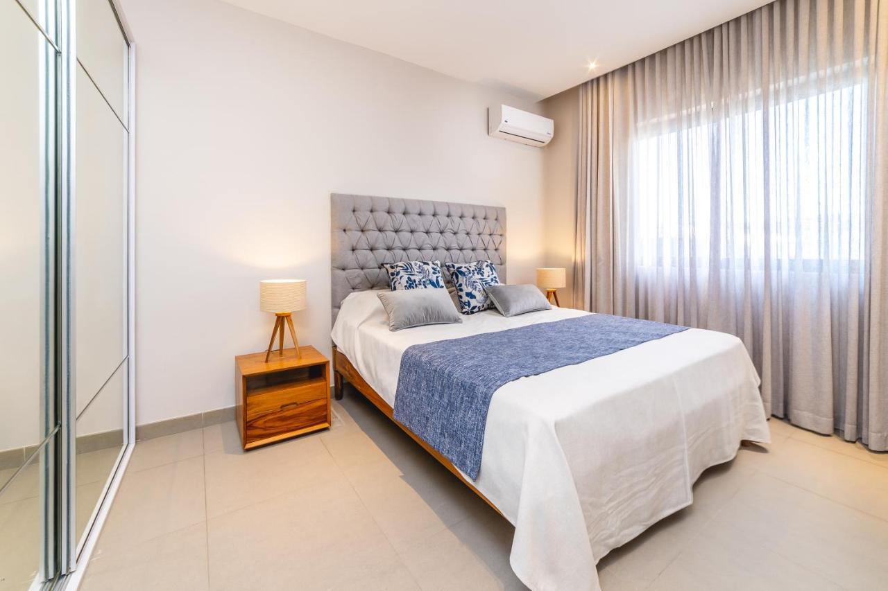 Penthouse 13 - One Bay Residence With Private Rooftop Terrace And Dip In Pool Pereybere Beach Exterior photo