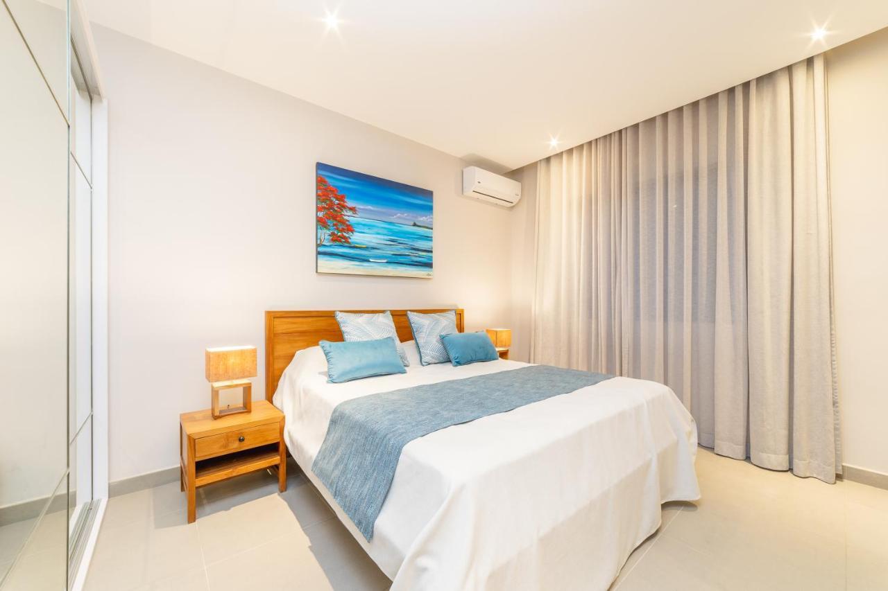 Penthouse 13 - One Bay Residence With Private Rooftop Terrace And Dip In Pool Pereybere Beach Exterior photo