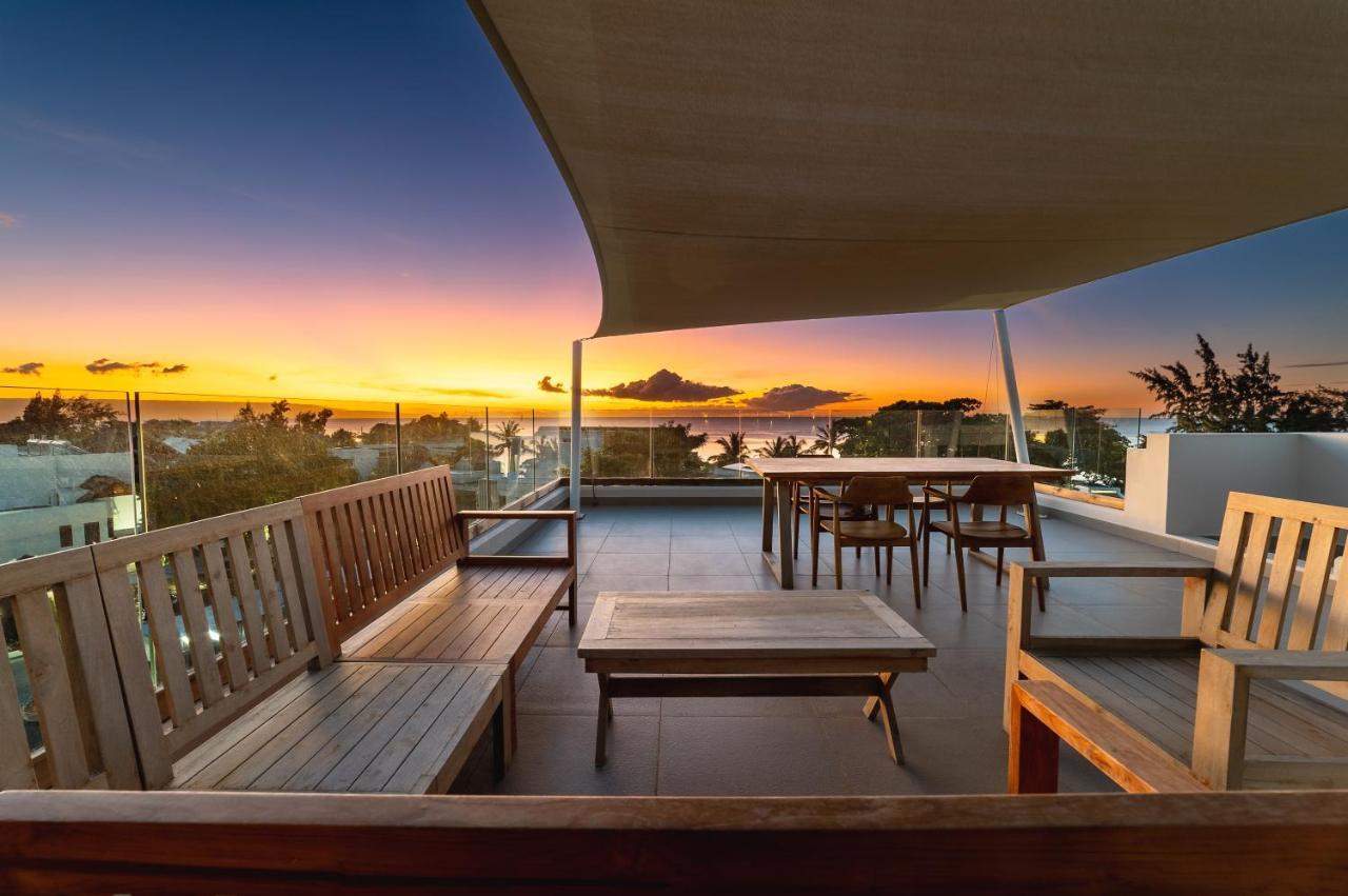 Penthouse 13 - One Bay Residence With Private Rooftop Terrace And Dip In Pool Pereybere Beach Exterior photo