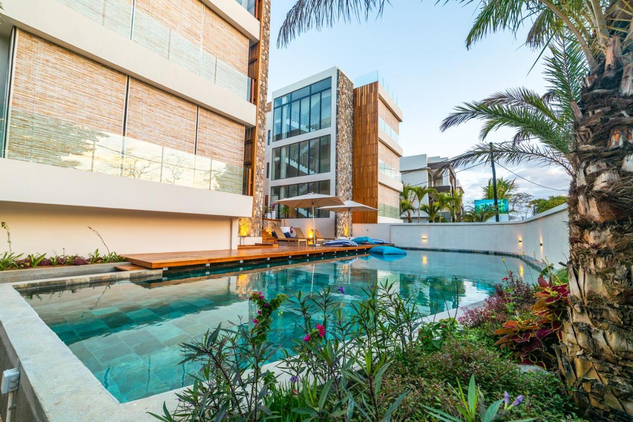 Penthouse 13 - One Bay Residence With Private Rooftop Terrace And Dip In Pool Pereybere Beach Exterior photo
