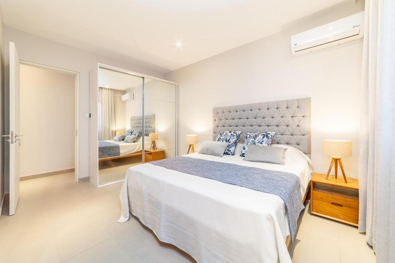 Penthouse 13 - One Bay Residence With Private Rooftop Terrace And Dip In Pool Pereybere Beach Exterior photo