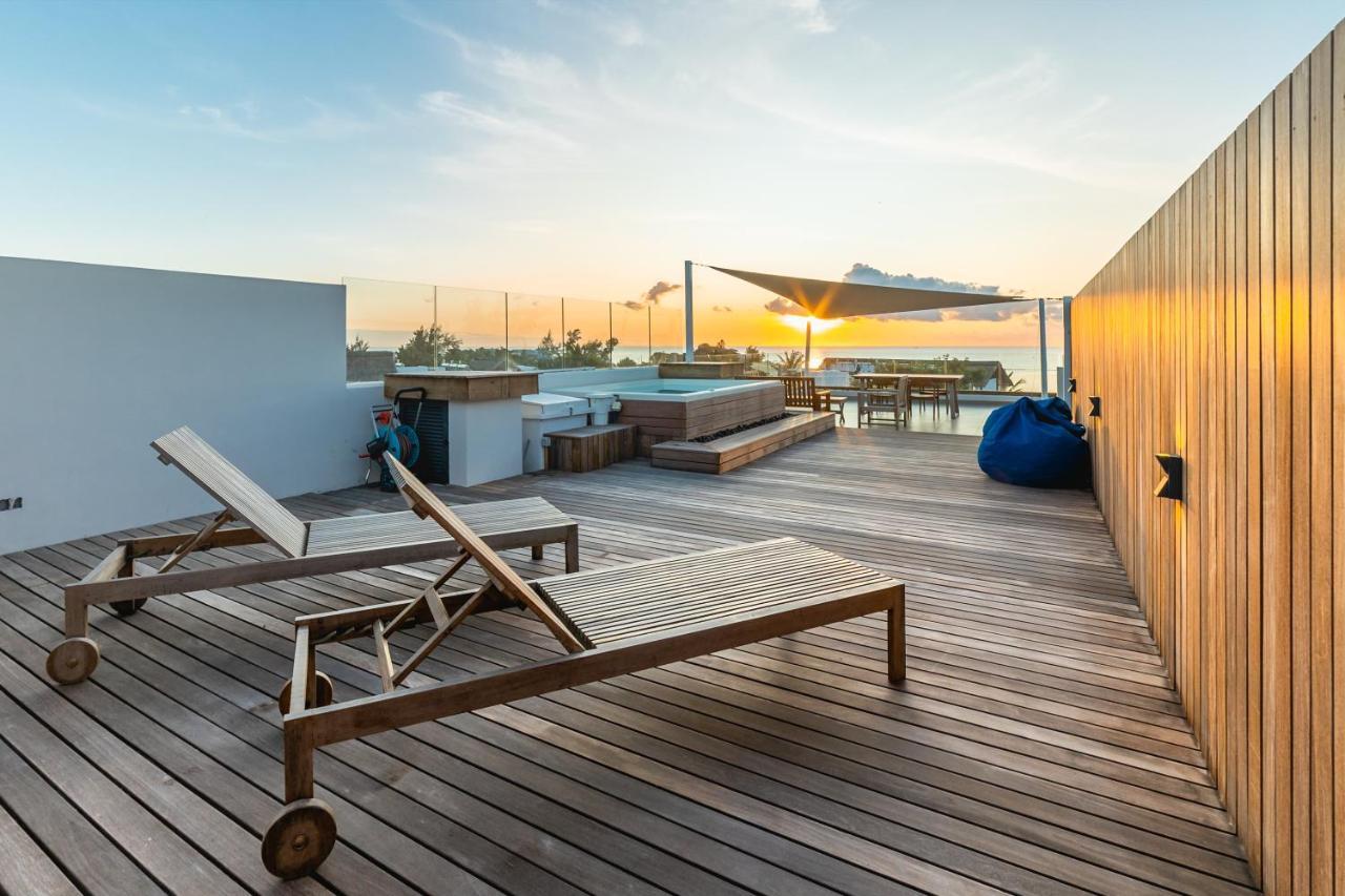 Penthouse 13 - One Bay Residence With Private Rooftop Terrace And Dip In Pool Pereybere Beach Exterior photo