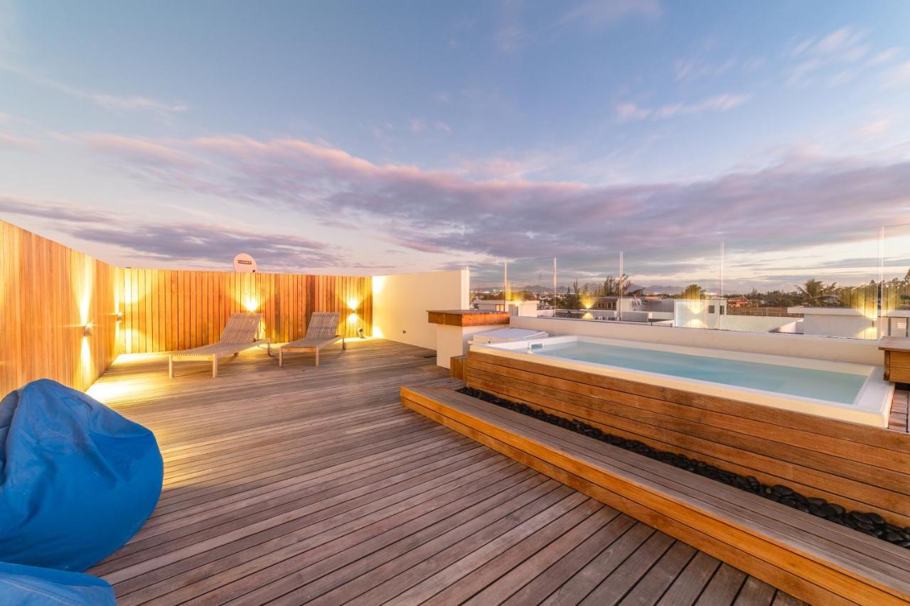 Penthouse 13 - One Bay Residence With Private Rooftop Terrace And Dip In Pool Pereybere Beach Exterior photo