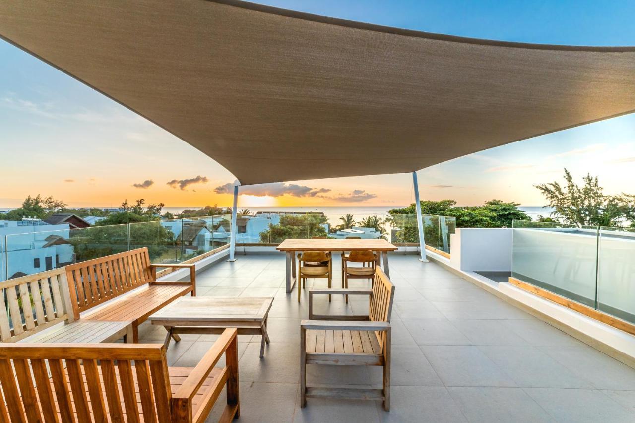Penthouse 13 - One Bay Residence With Private Rooftop Terrace And Dip In Pool Pereybere Beach Exterior photo