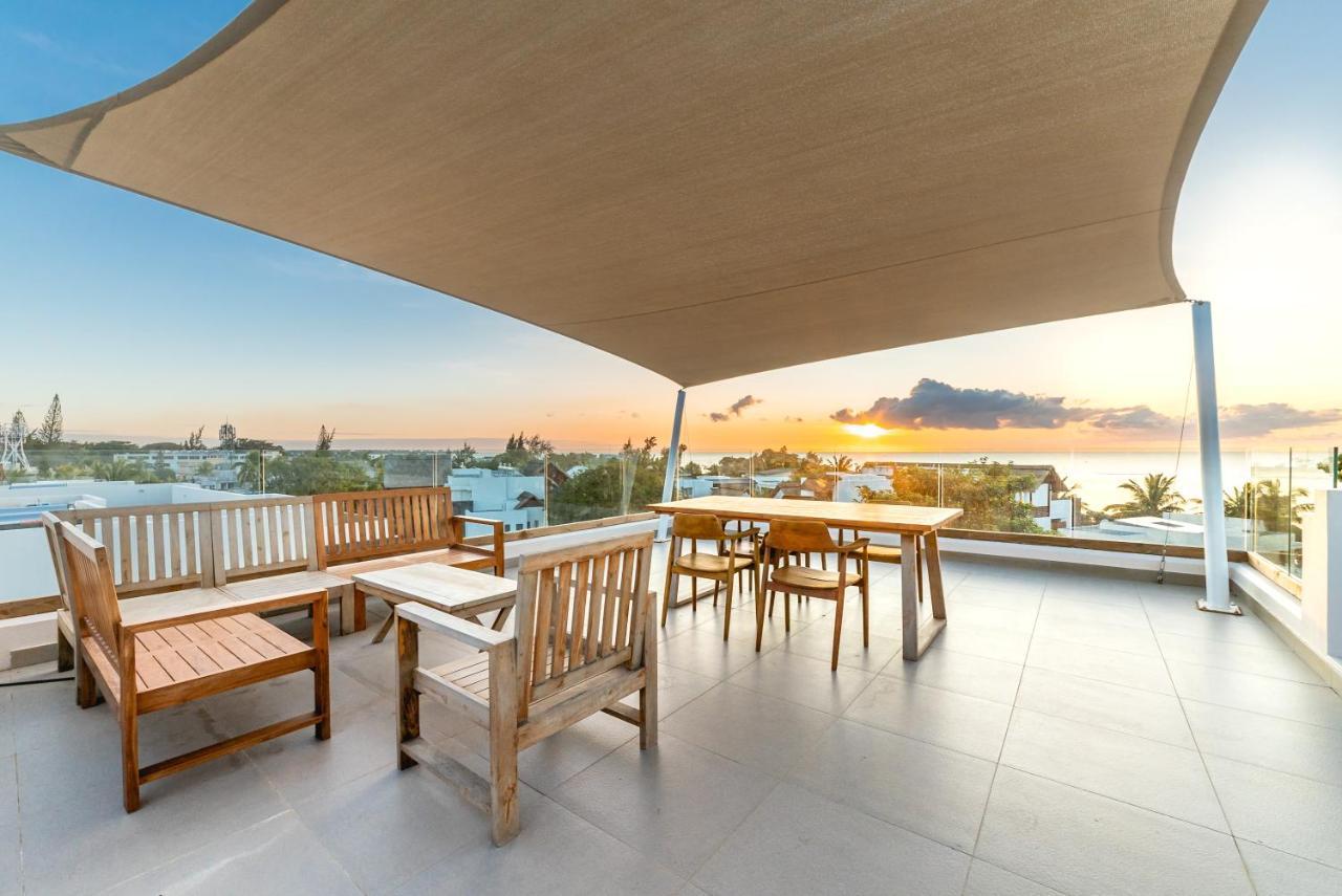 Penthouse 13 - One Bay Residence With Private Rooftop Terrace And Dip In Pool Pereybere Beach Exterior photo