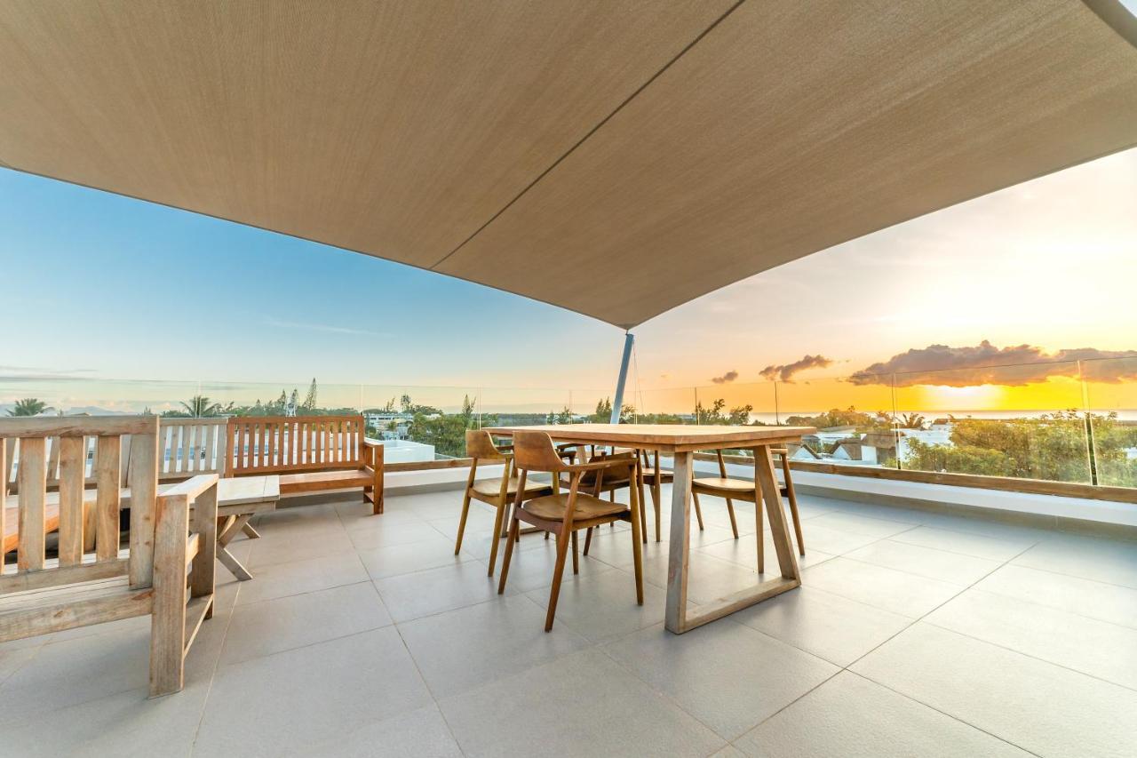 Penthouse 13 - One Bay Residence With Private Rooftop Terrace And Dip In Pool Pereybere Beach Exterior photo