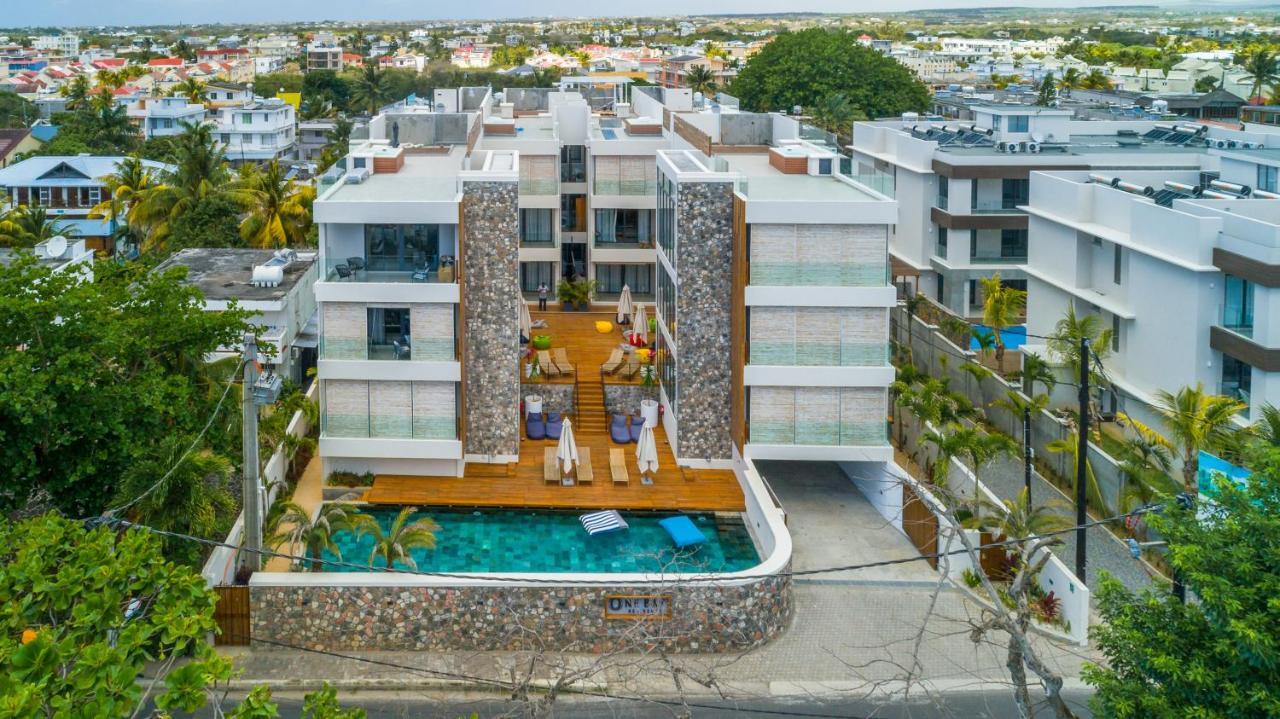 Penthouse 13 - One Bay Residence With Private Rooftop Terrace And Dip In Pool Pereybere Beach Exterior photo