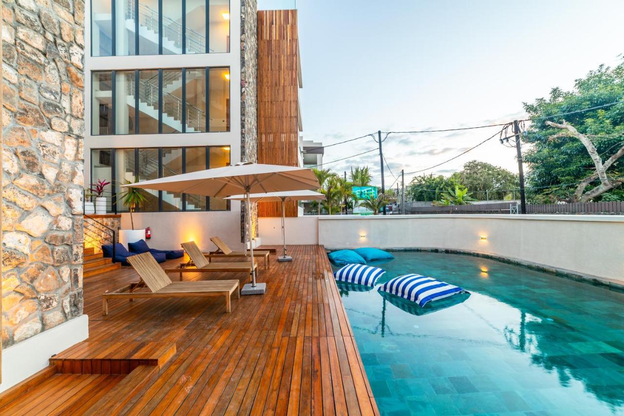 Penthouse 13 - One Bay Residence With Private Rooftop Terrace And Dip In Pool Pereybere Beach Exterior photo