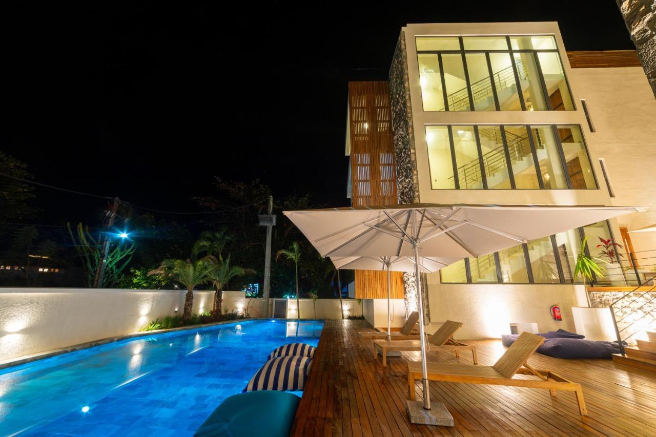 Penthouse 13 - One Bay Residence With Private Rooftop Terrace And Dip In Pool Pereybere Beach Exterior photo